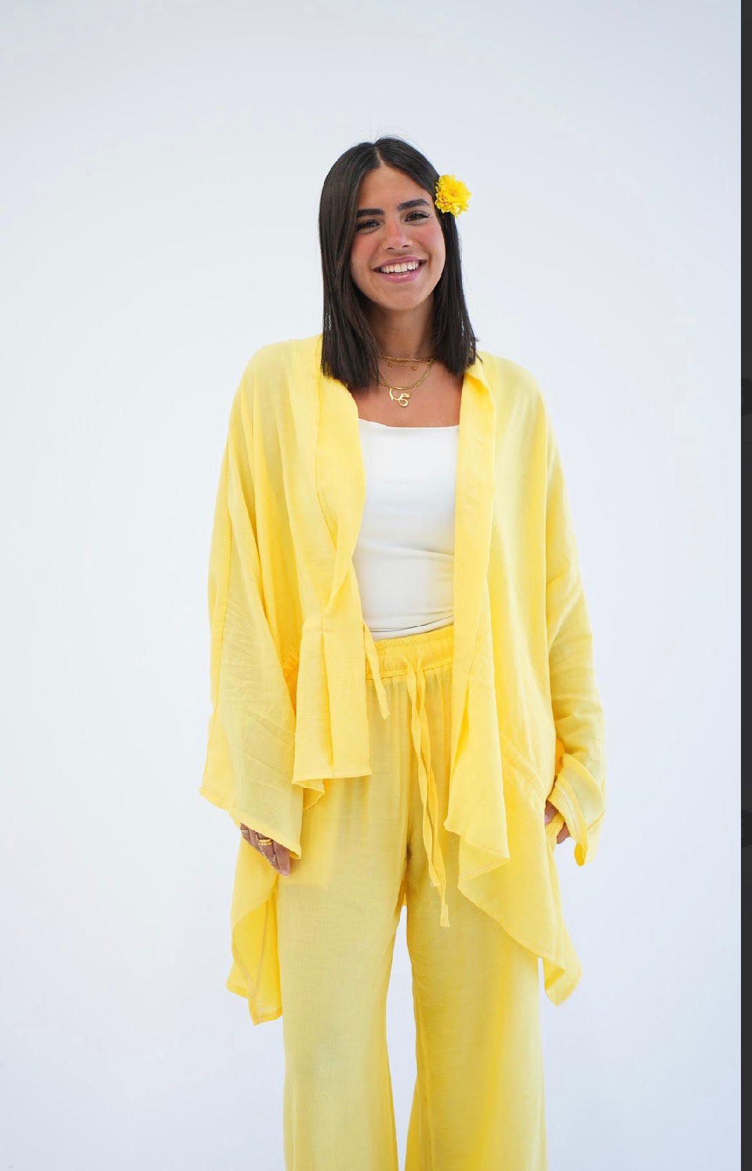 Pastel set in yellow